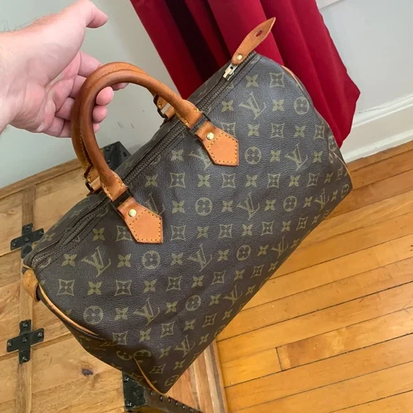 Louis Vuitton Vintage Speedy 35 Handbag. - Picture 17 of 17